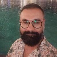دكتور كريم كامل